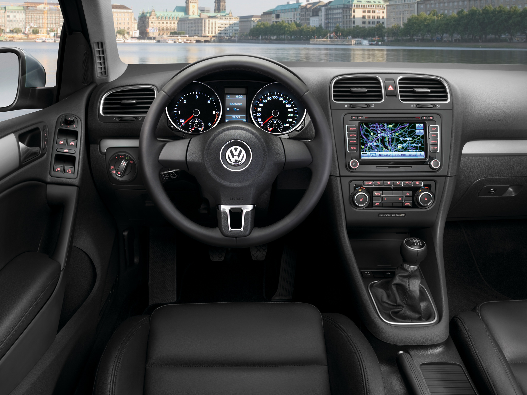 Тест-драйв новых Volkswagen Golf VI и Mazda 3 от журнала Автостоп